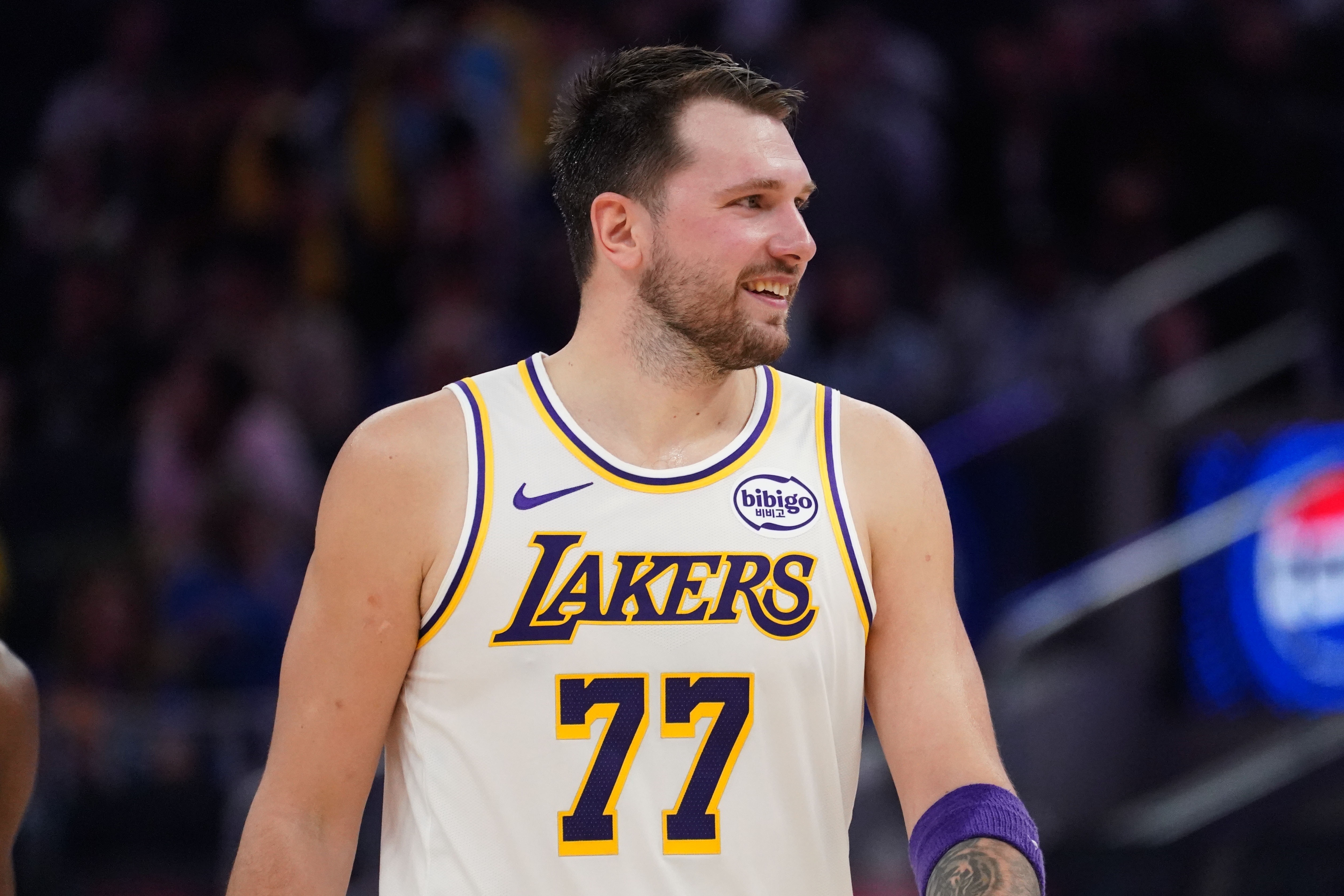 世俱杯-稳是很稳！东契奇22中10得27分10板7助1帽 7失误&amp;抱怨太多是瑕疵