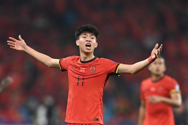 竞技宝网址-王钰栋的天花板，不在球场上，而在他所处的环境里